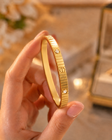 GOLD RIBBED LOVE BANGLE ✨
