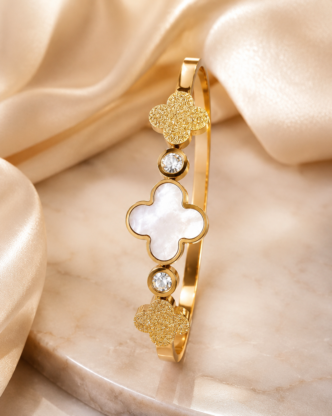 MOTHER OF PEARL CLOVER BANGLE ✨